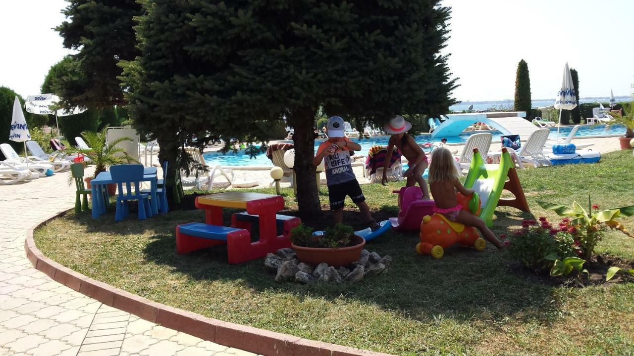 Hotel Riviera Complex 6 Sveti Vlas Esterno foto