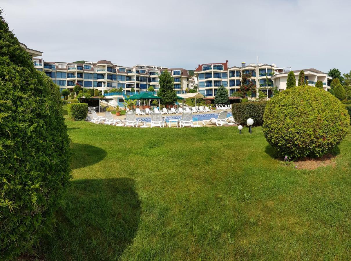 Hotel Riviera Complex 6 Sveti Vlas Esterno foto